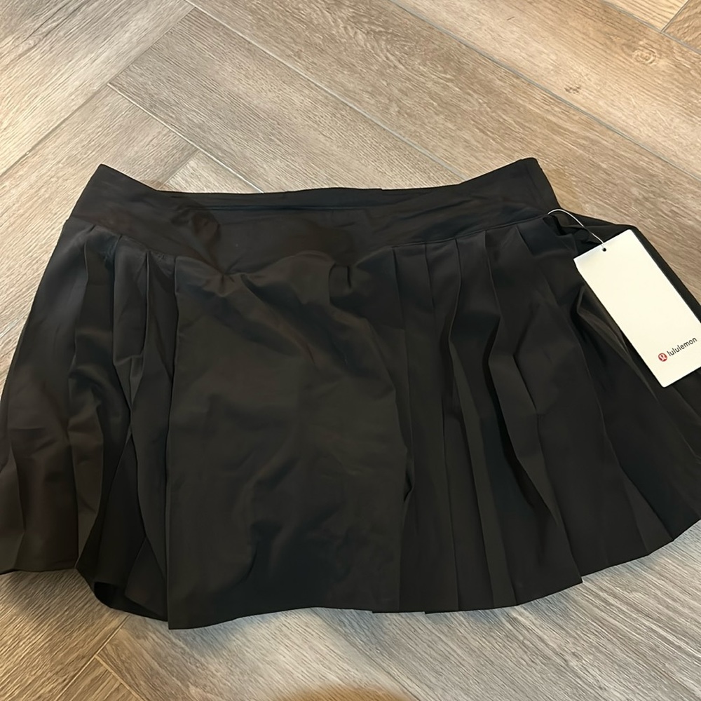 NWT SIDE-PLEAT HIGH-RISE TENNIS SKIRT